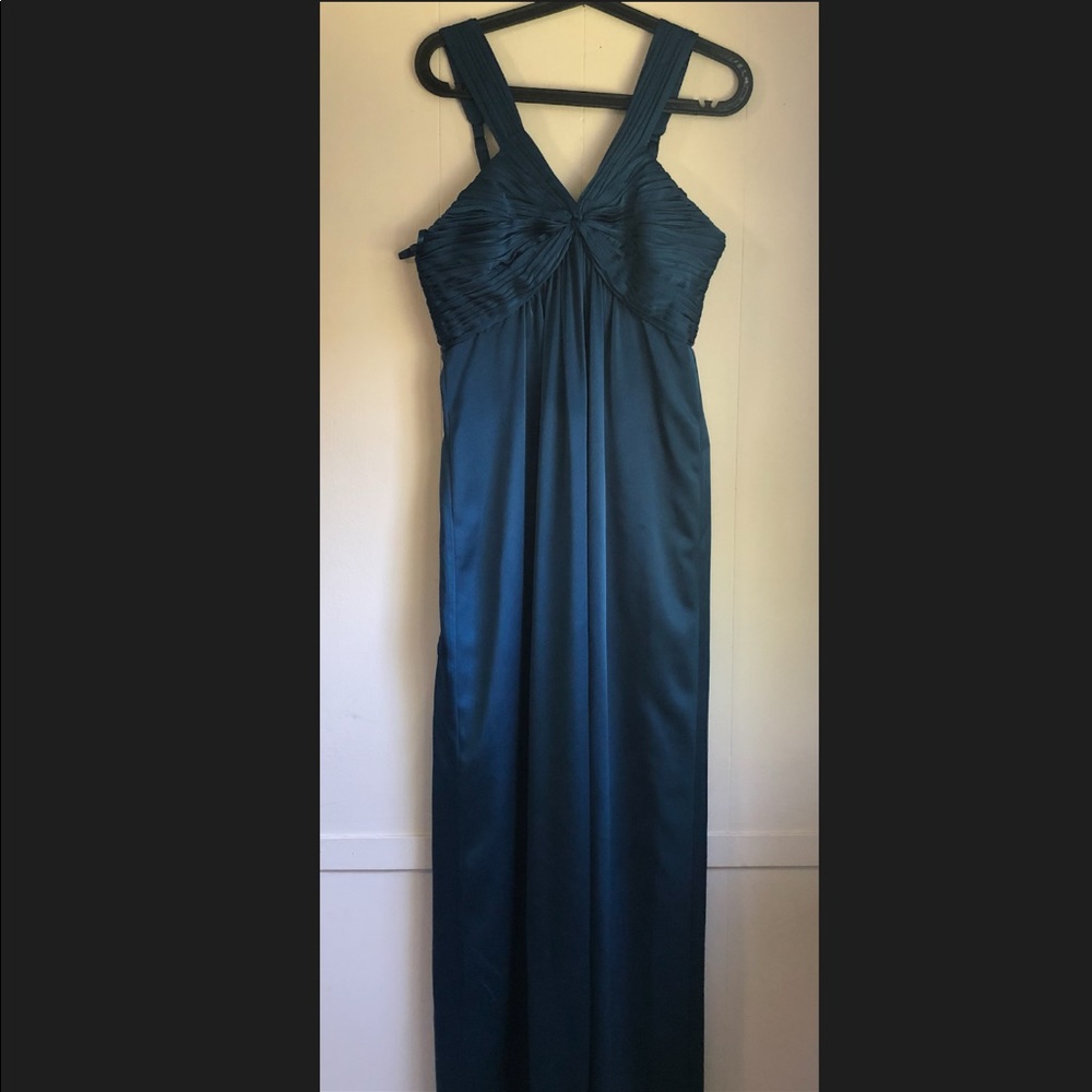 BCBGmaxazria blue v neck formal dress size 8